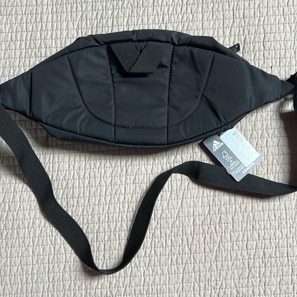 NWT Adidas core waist pack black - Picture 2 of 2